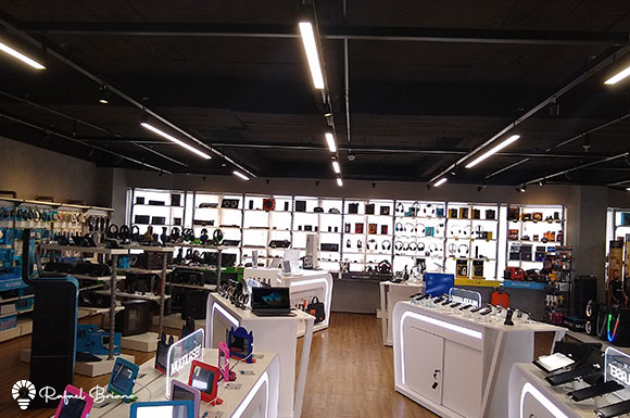 Projeto de iluminação - Multilaser Showroom - Rafael Briano Lighting Design