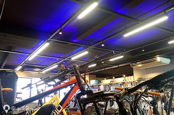 Projeto de iluminação - Multilaser Showroom - Rafael Briano Lighting Design